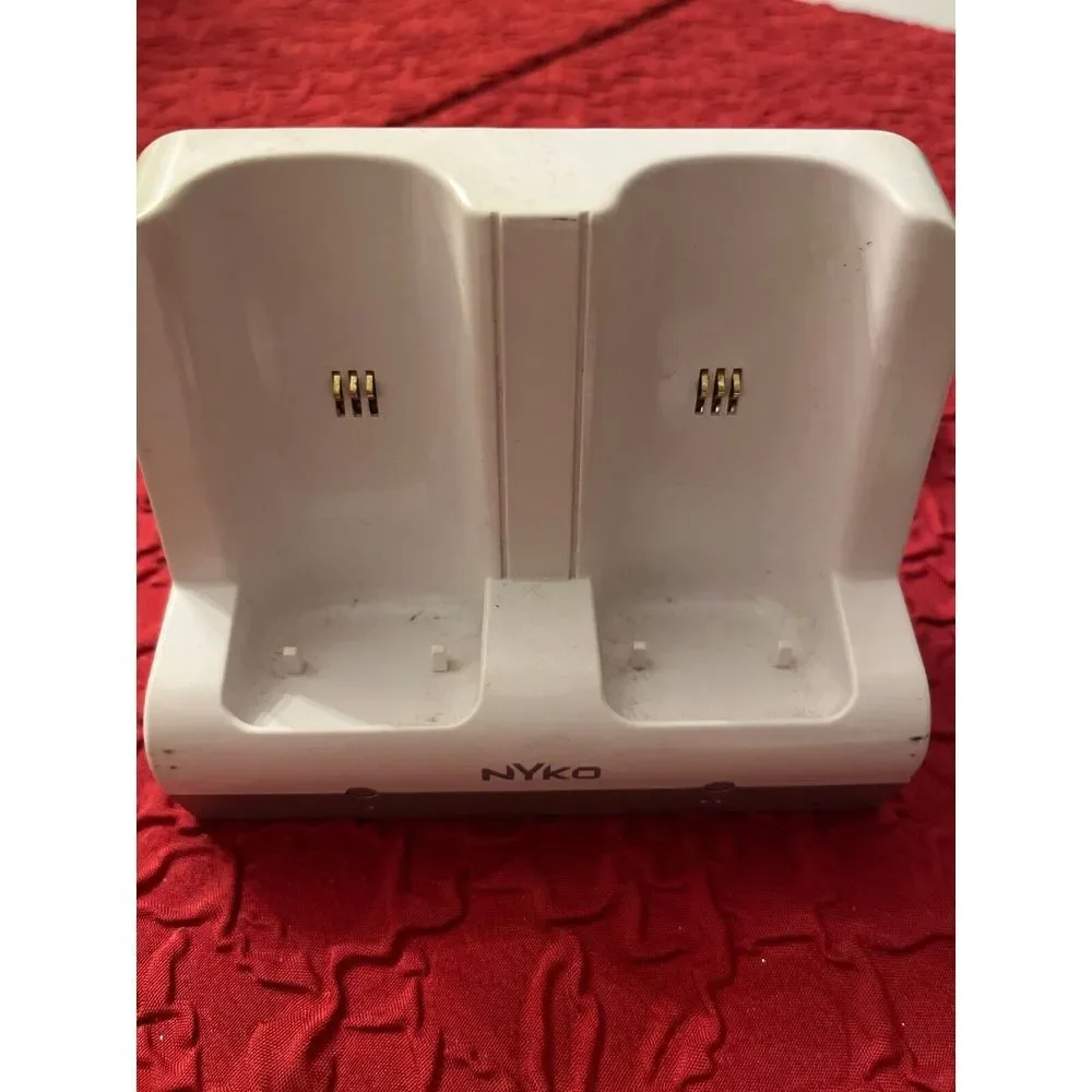 NYKO Charge Station Nintendo WII Remote Rechargeable Battery Dock ~Base Only~